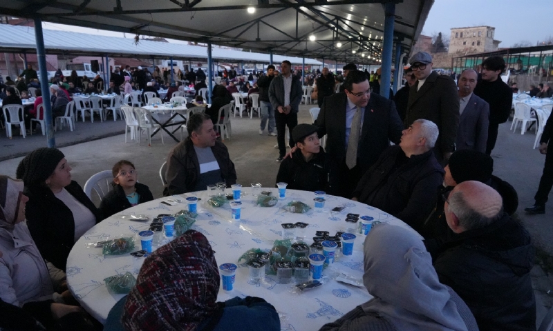 Marmaraereğlisi Belediyesi, Ramazan Ayında İlk İftar Sofrasını İlçe Merkezinde Kurdu