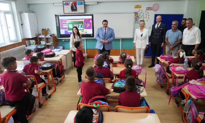 Marmaraereğlisi Belediyesi’nden 1. Sınıf Öğrencilerine Çanta ve Kırtasiye Desteği